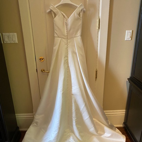 NEW W/TAGS WEDDING DRESS KLEINFELD- Off the Shoulder Satin Gown by Rita Venieris - Picture 9 of 10